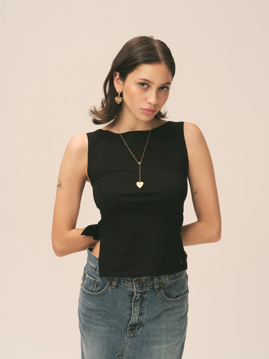 hill slit sleeveless top
