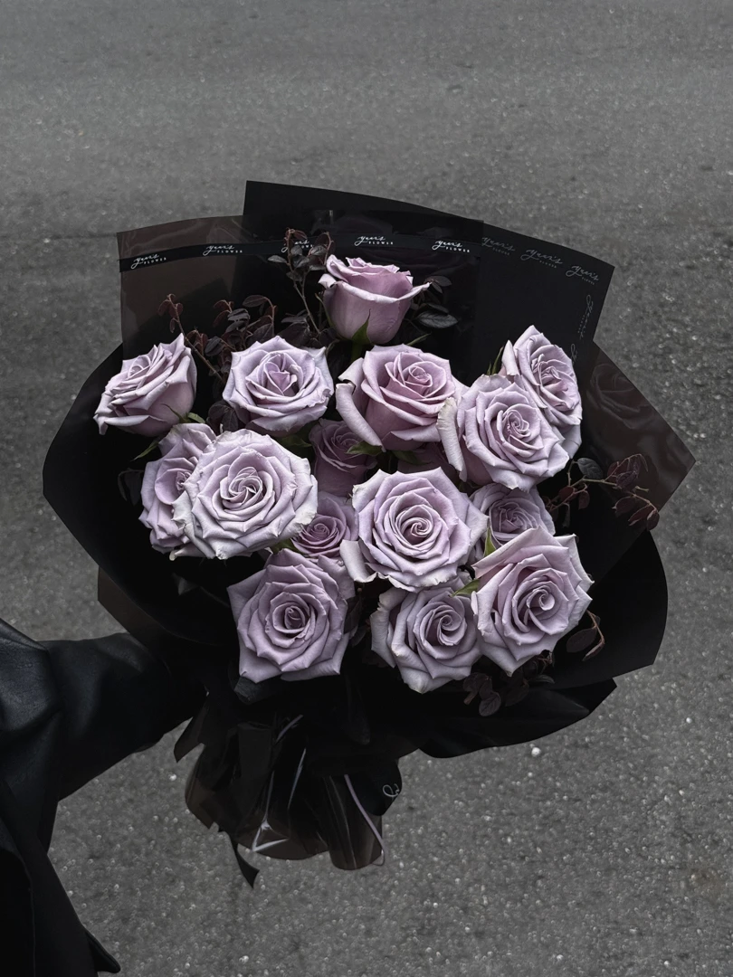 卡普里灰紫玫瑰花束 Smoke Purple Rose