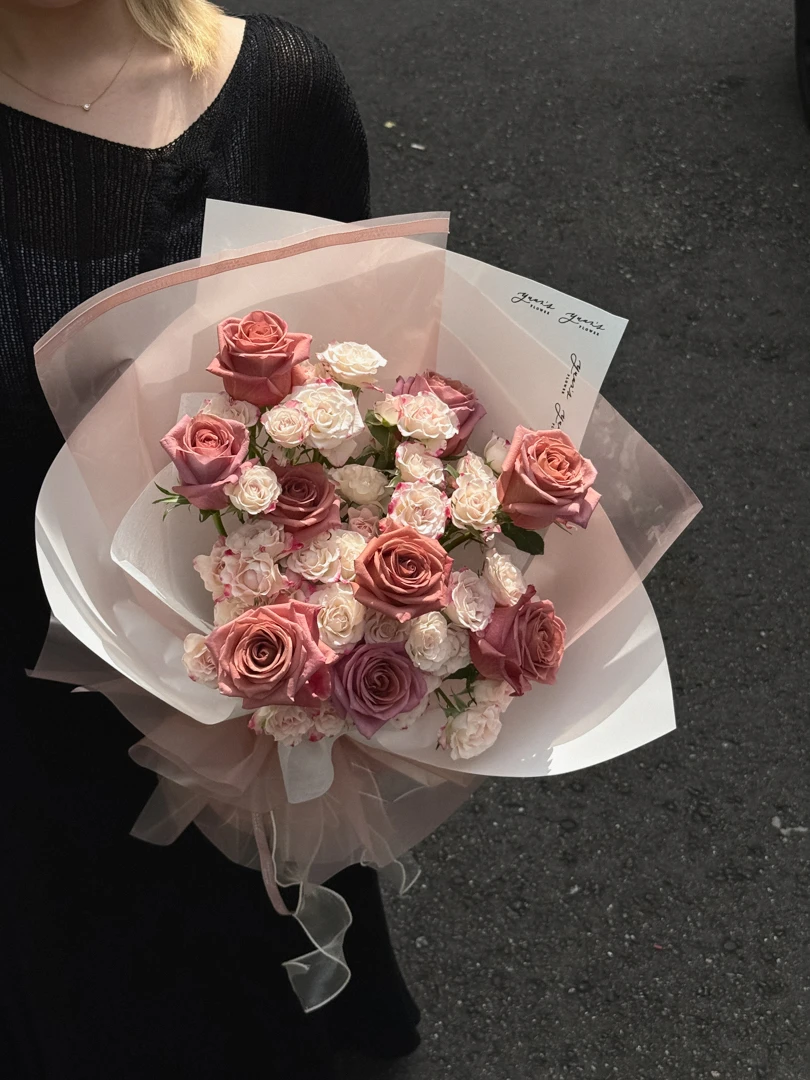 西雅圖調香師玫瑰 × 草莓泡泡玫瑰 鮮花束