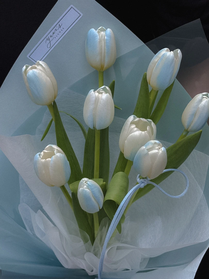 碎冰藍鬱金香花束 Icy Blue Tulips Bouquet