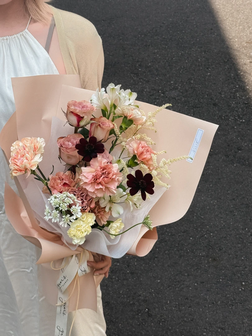 當週鮮花・奶茶色系花束 Weekly Fresh Designer Bouquet