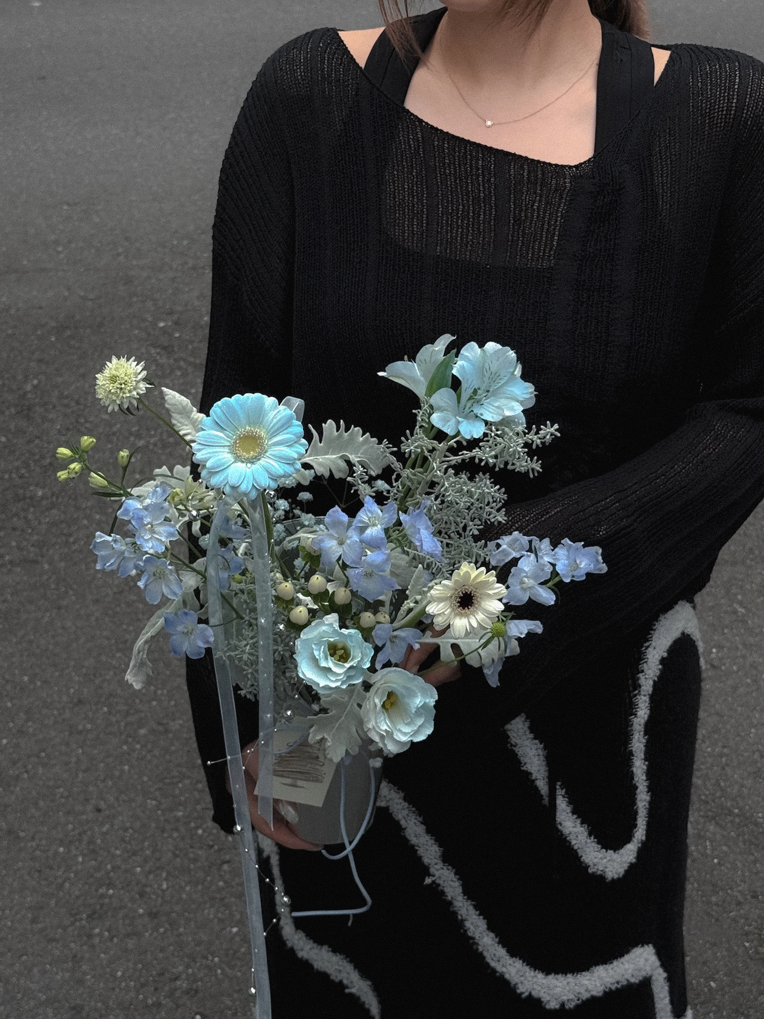 Baby Blue 淺藍小飛燕鮮花抱抱桶 聖誕花束 Misty Snow Christmas Bouquet
