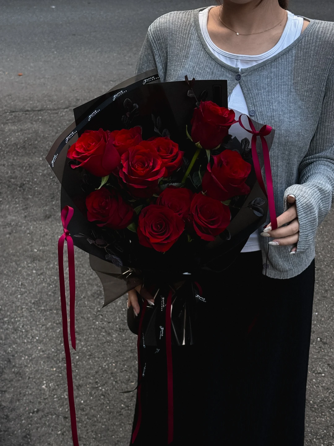 酒紅玫瑰鮮花束 Midnight Red Rose Bouquet