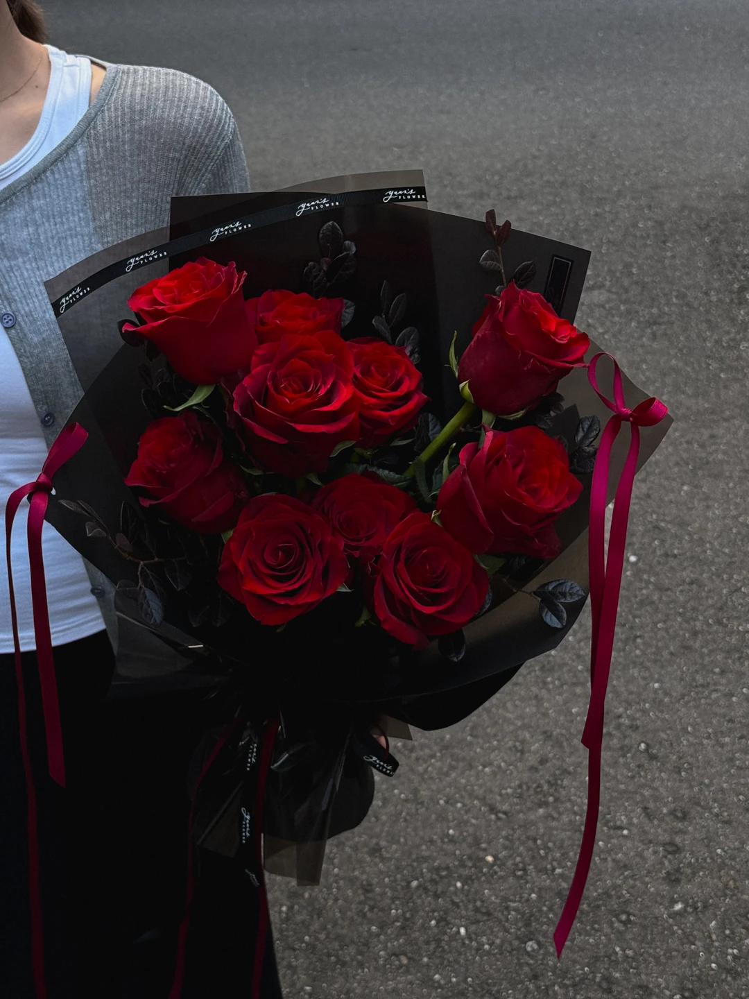 酒紅玫瑰鮮花束 Midnight Red Rose Bouquet