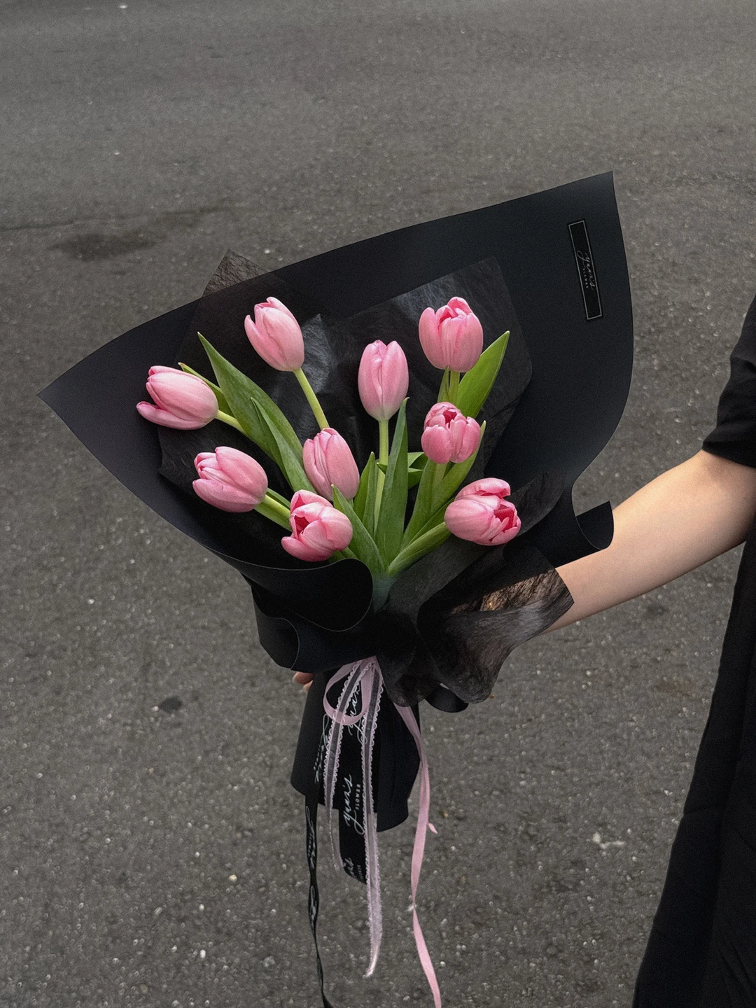 Black Pink粉色鬱金香花束 黑包裝 Pink Tulip Bouquet