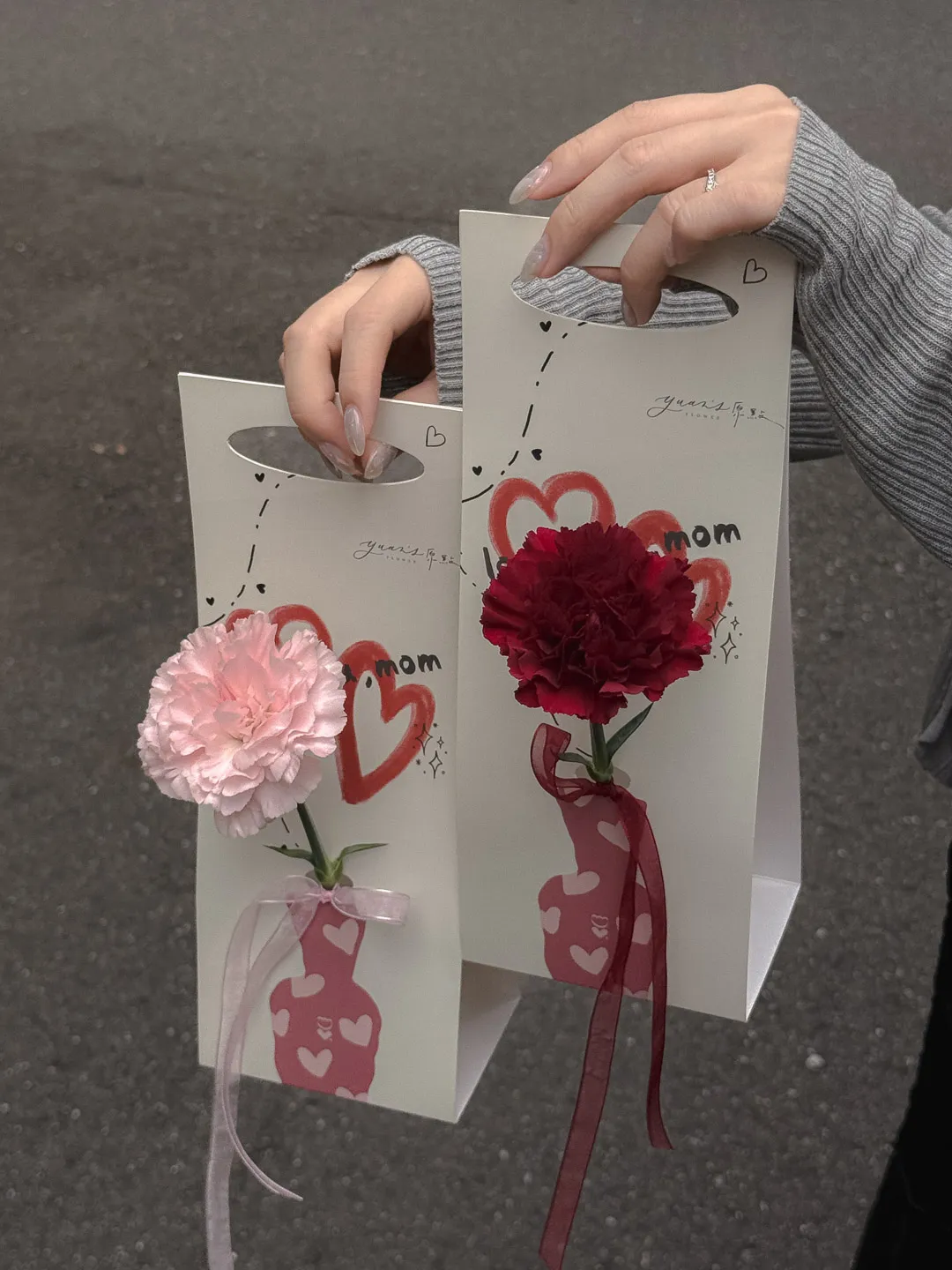 Merci Petite 康乃馨手提花瓶卡