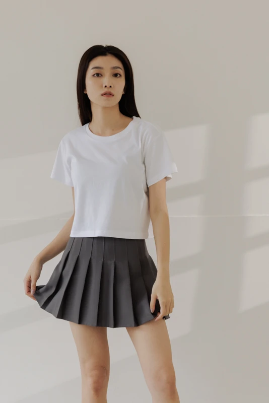 女短版軟糖TEE