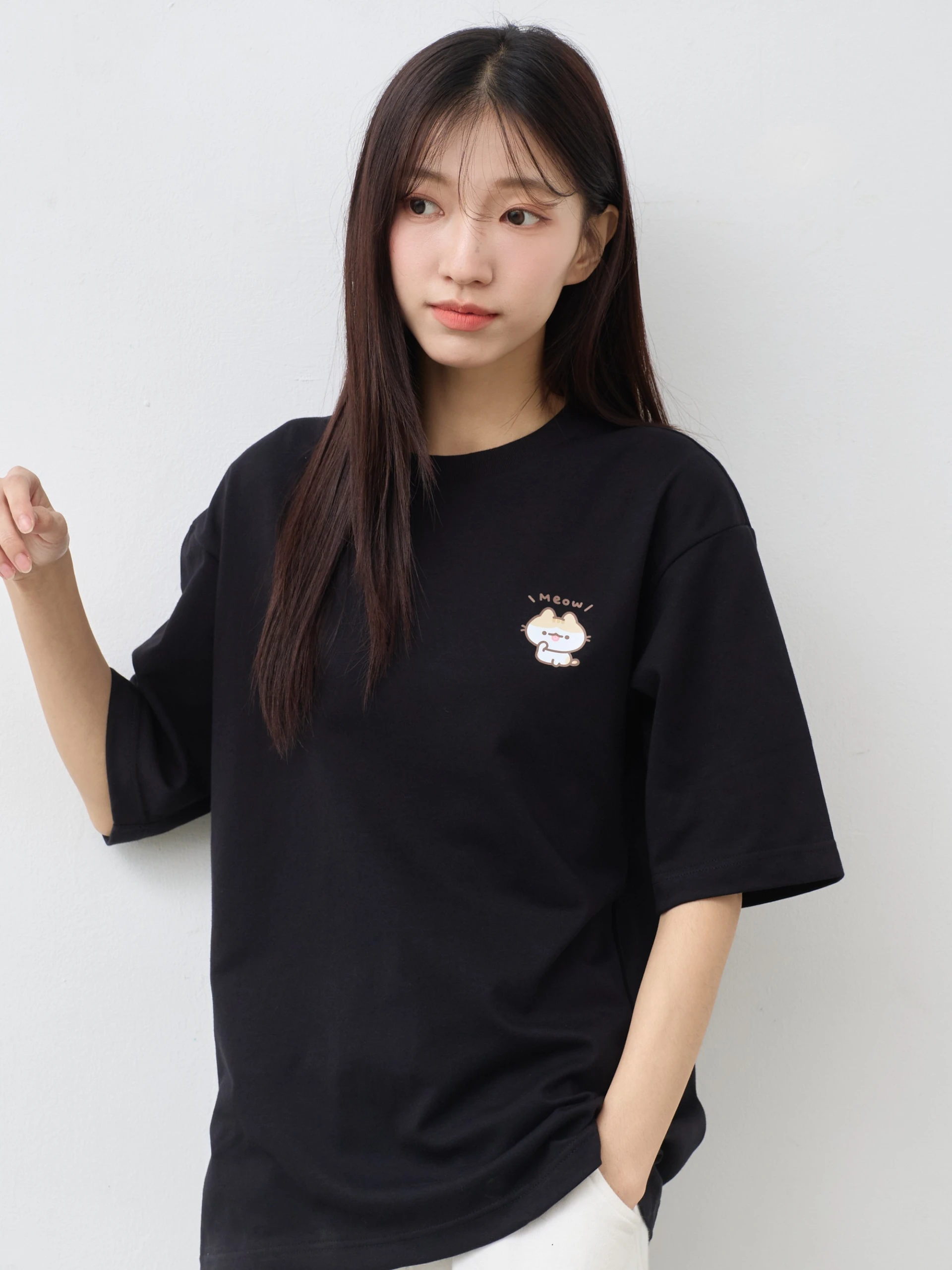 耶比舔手手  親膚雲朵TEE