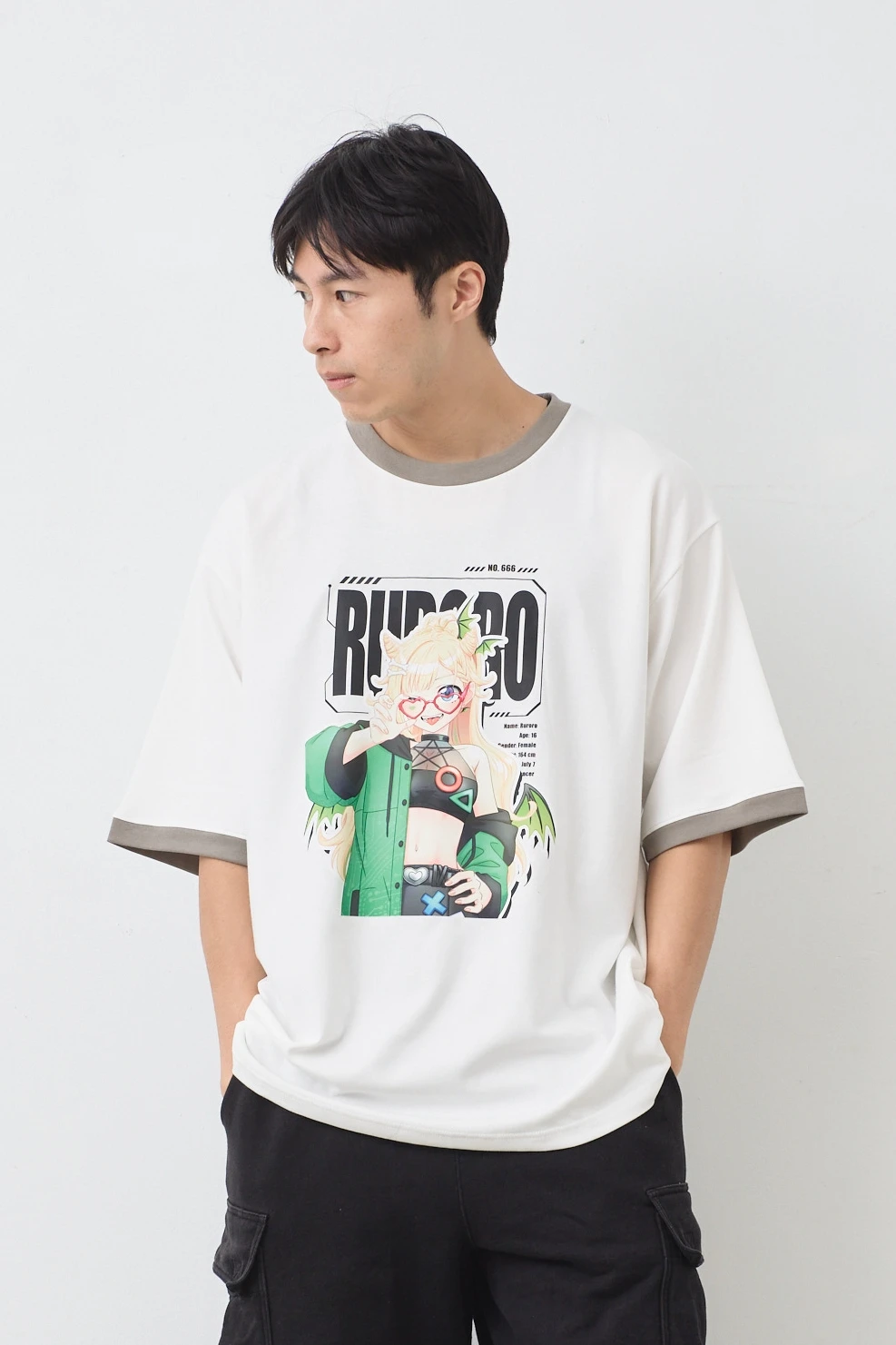封面人物：璐洛洛 跳色空氣TEE