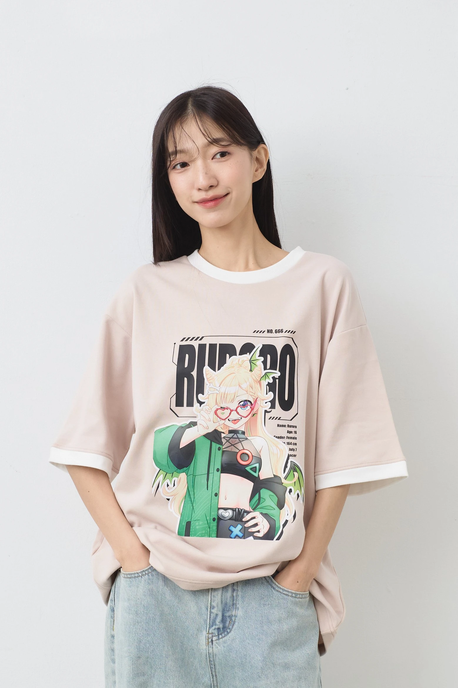 封面人物：璐洛洛 跳色空氣TEE