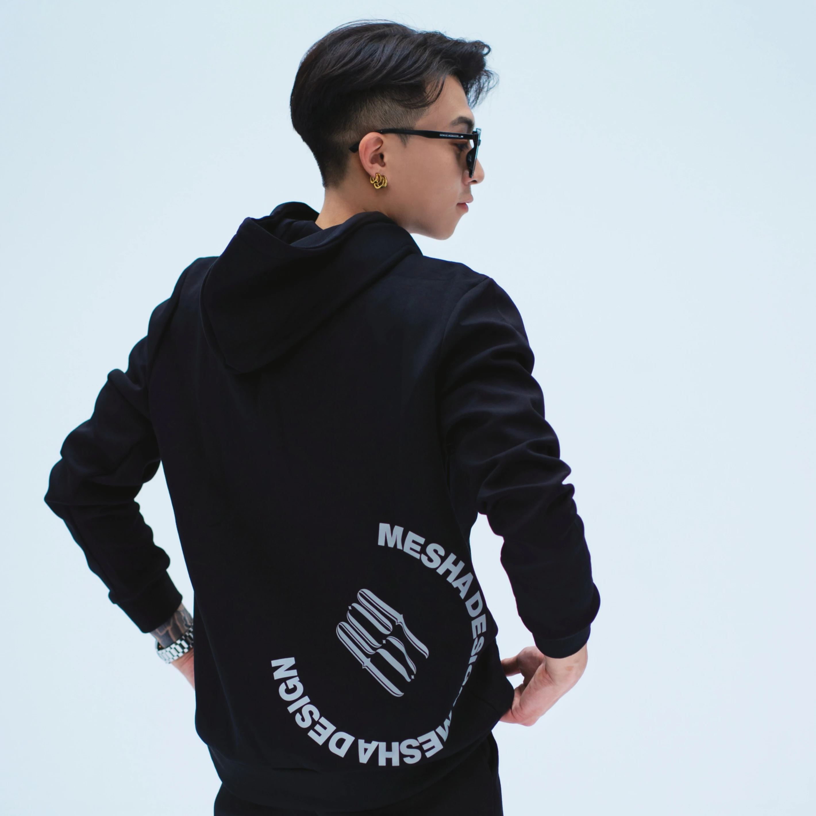 【MESHA】反光大LOGO款｜連帽T(2色)