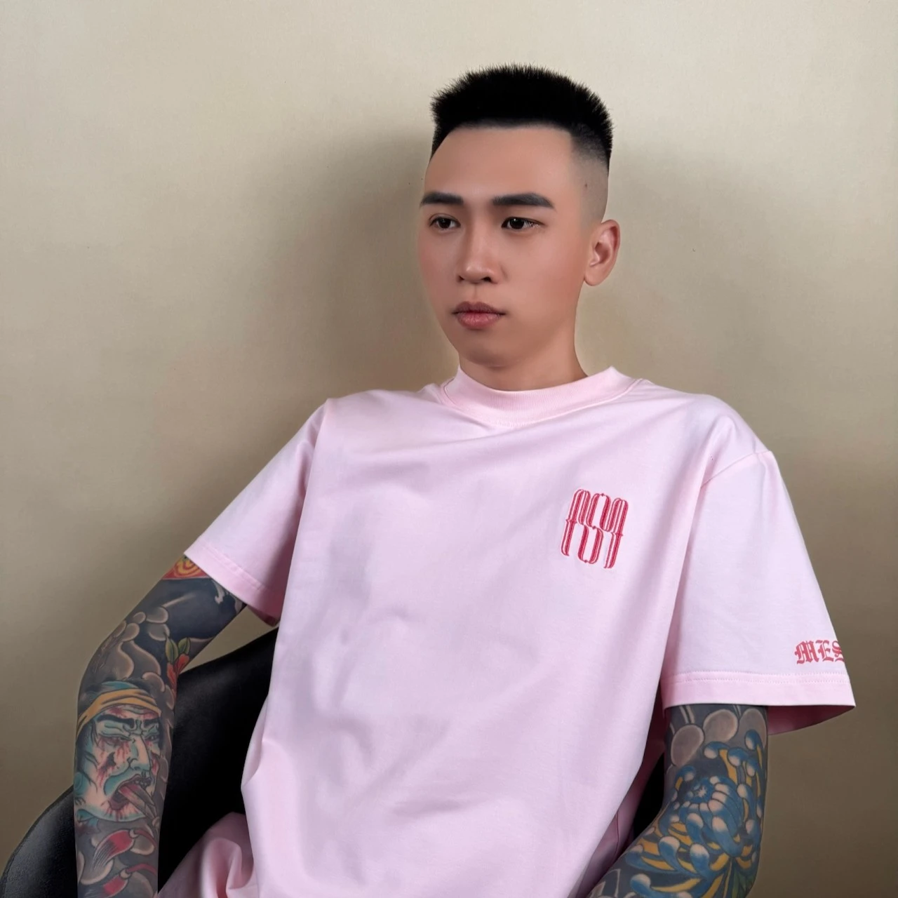 【MESHA】刺繡LOGO｜萊卡短T ·粉色