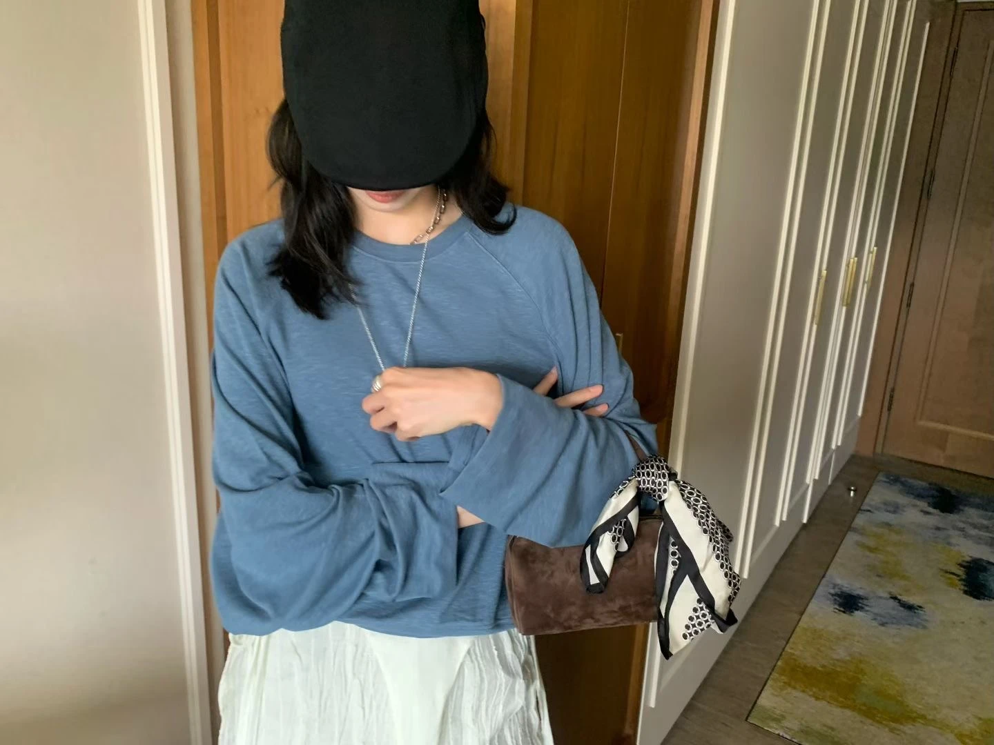 正韓岔肩設計質感上衣