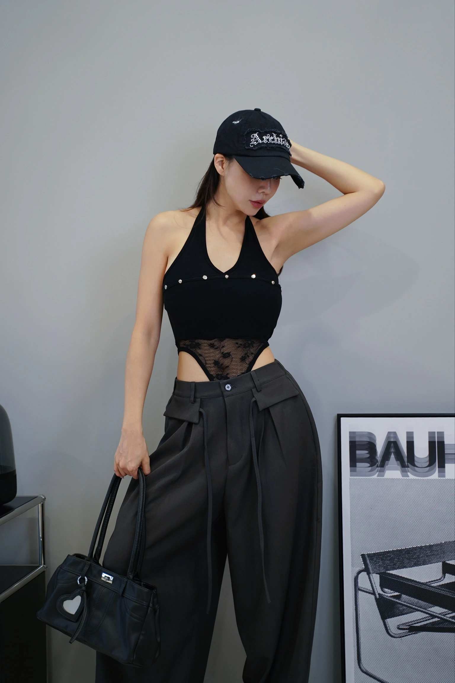 個性辣妹🕶️鉚釘拼接蕾絲罩杯連體衣 //2色