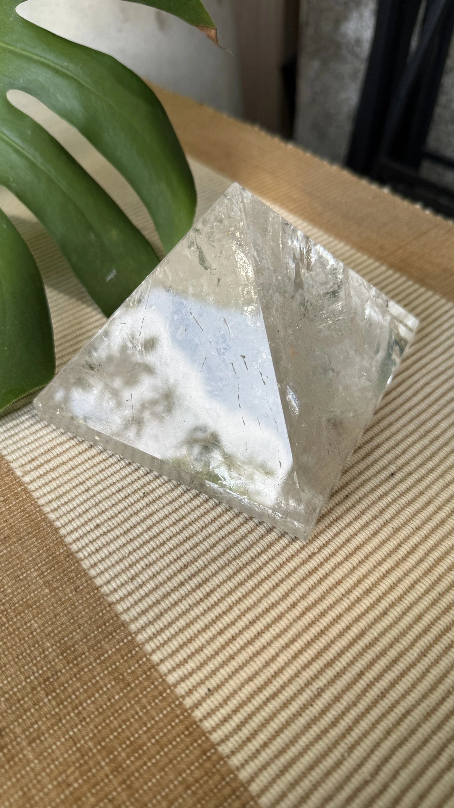 白水晶金字塔