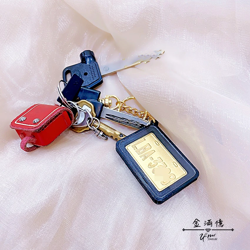 客製化黃金車牌鑰匙圈 $3,490