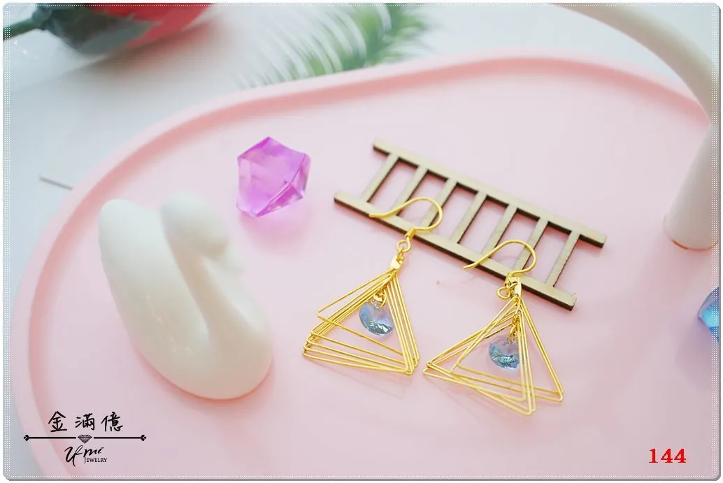 黃金耳環-夏日三角-黃金女生造型耳環_01