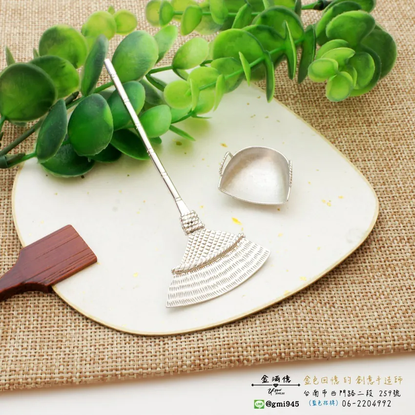 客製化飾品-金銀掃把與畚箕-黃金擺件|結婚金飾