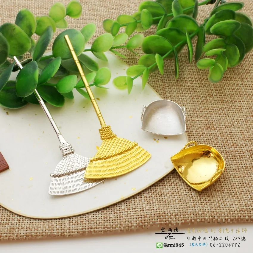 客製化飾品-金銀掃把與畚箕-黃金擺飾|結婚金飾(1)