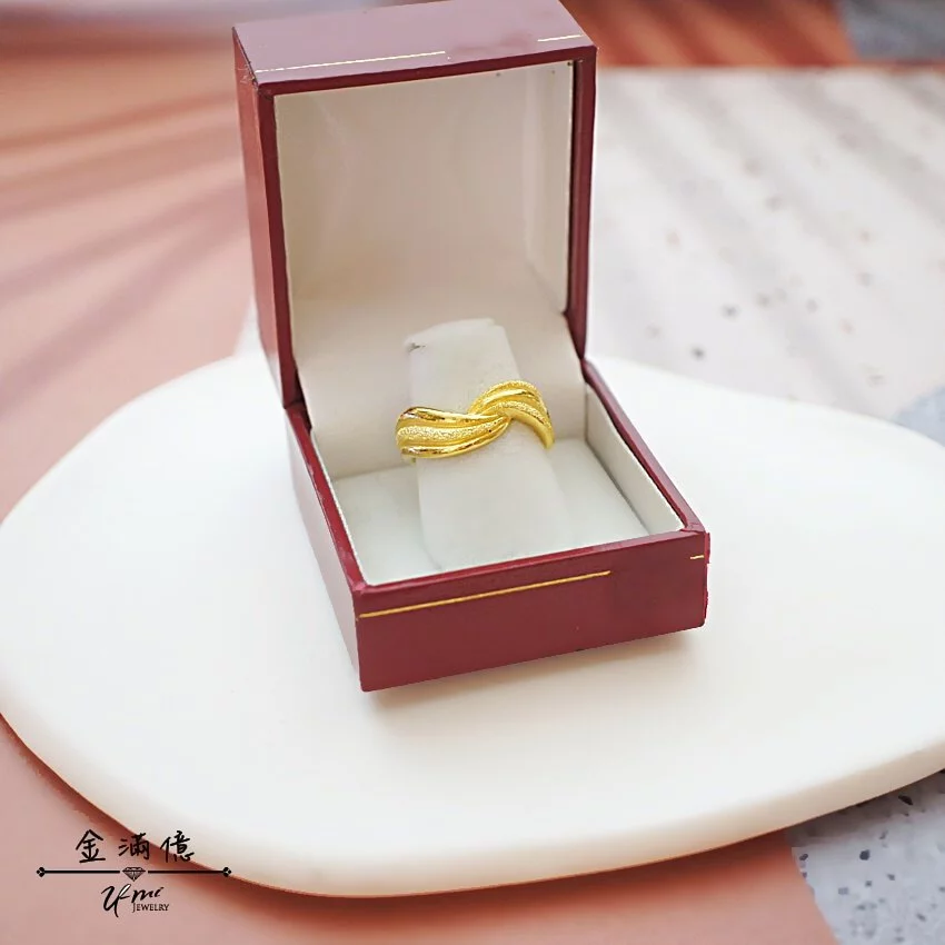 大方閃紗扭轉-黃金戒指｜女生金戒指|金滿億台南銀樓_02