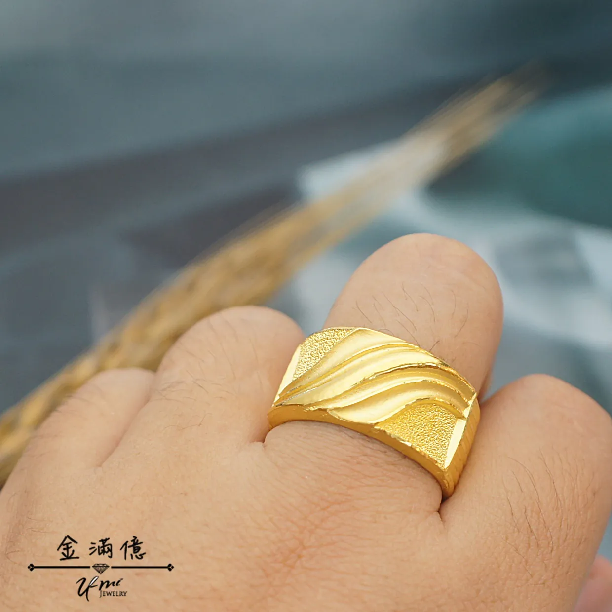 黃金戒指-寬版水波紋線條-黃金男生戒指_03