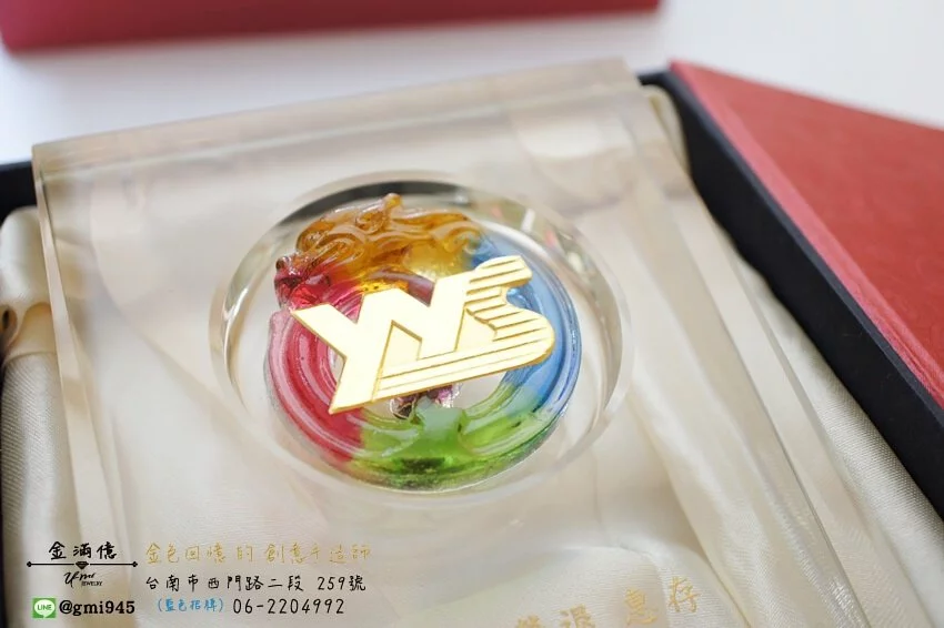特殊客製化訂製黃金 -退休禮物水晶款黃金擺件