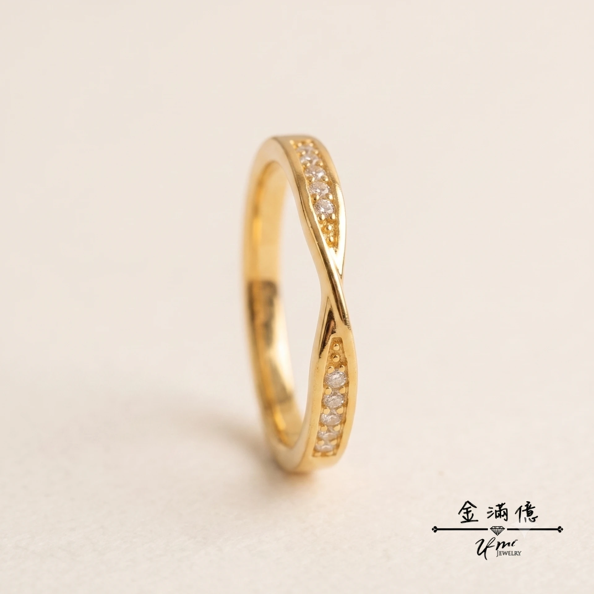 流線交錯鑲鑽-黃金戒指｜固定戒圍