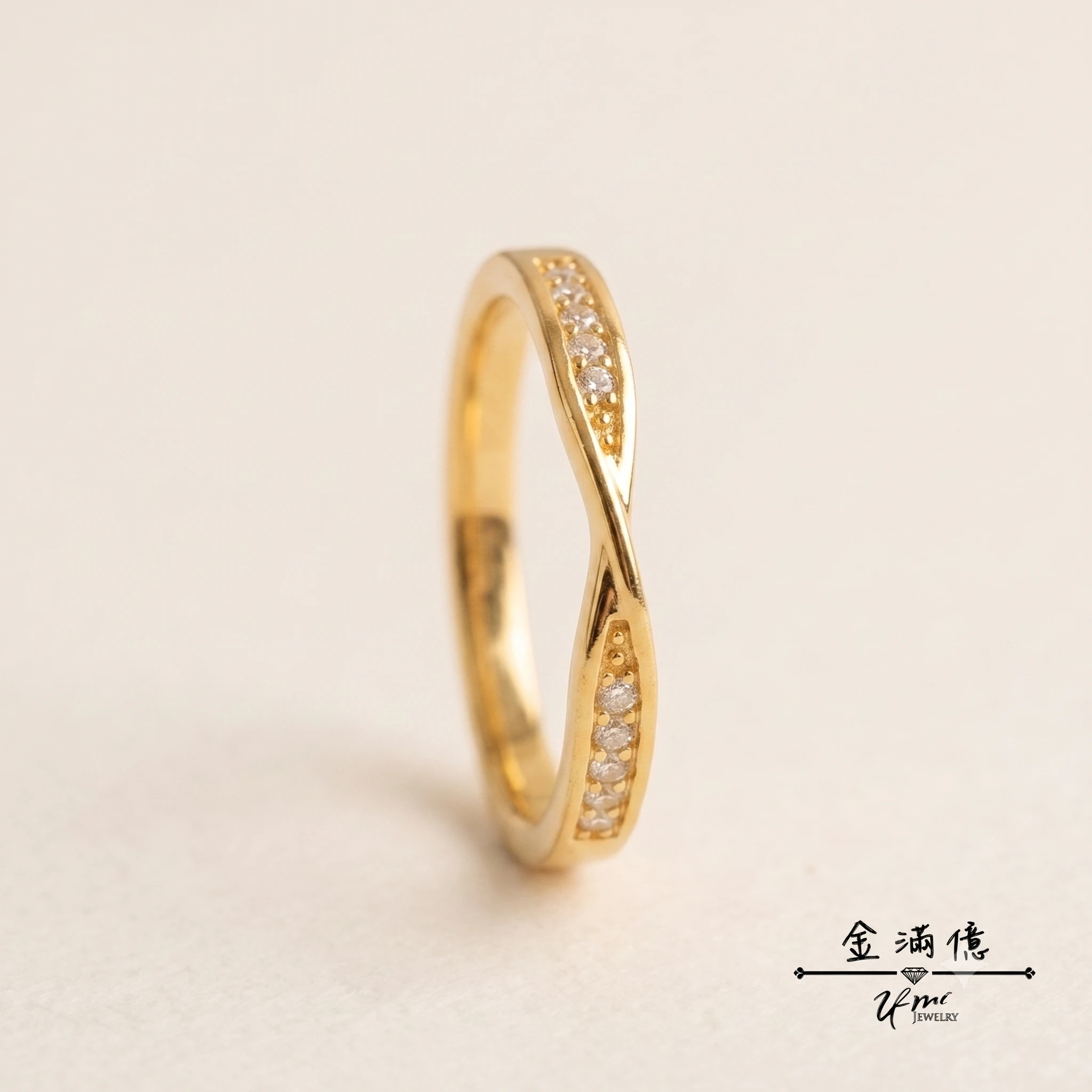 交錯鑲嵌鑽石-黃金戒指｜女生金戒指|金滿億台南銀樓_02
