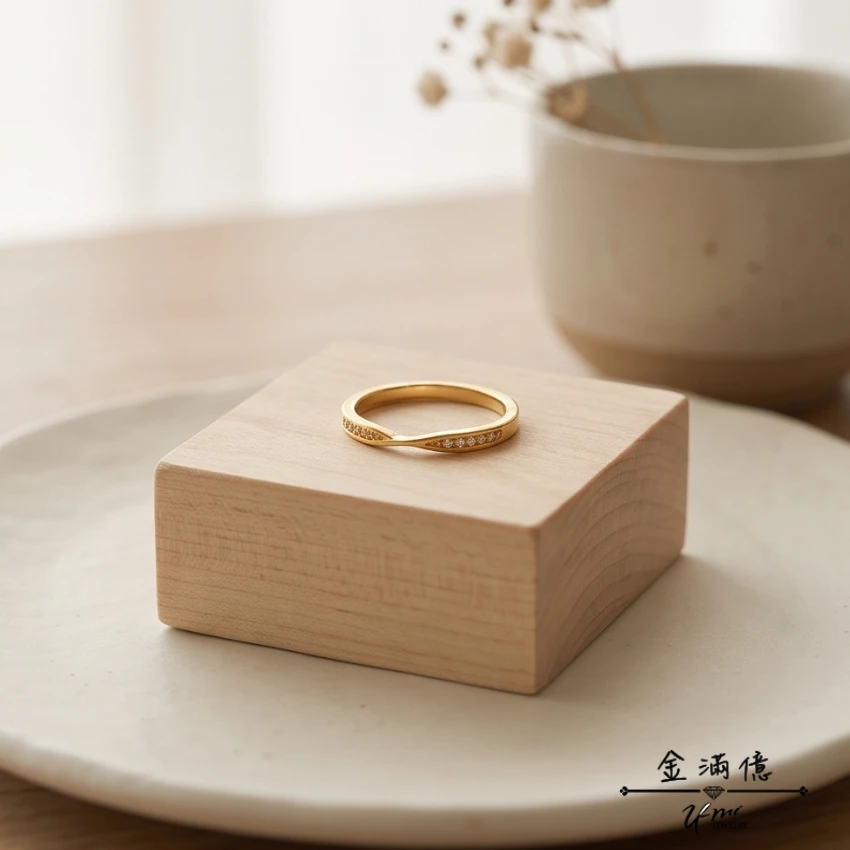 交錯鑲嵌鑽石-黃金戒指｜女生金戒指|金滿億台南銀樓_03