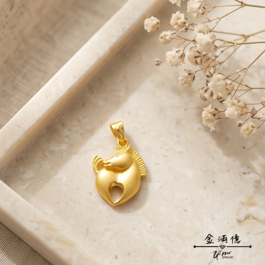 黃金墜飾-愛心微光生肖馬- 黃金彌月金飾_03