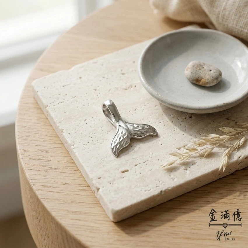 白金墜飾-鯨魚尾巴項鍊 金滿億銀樓_03