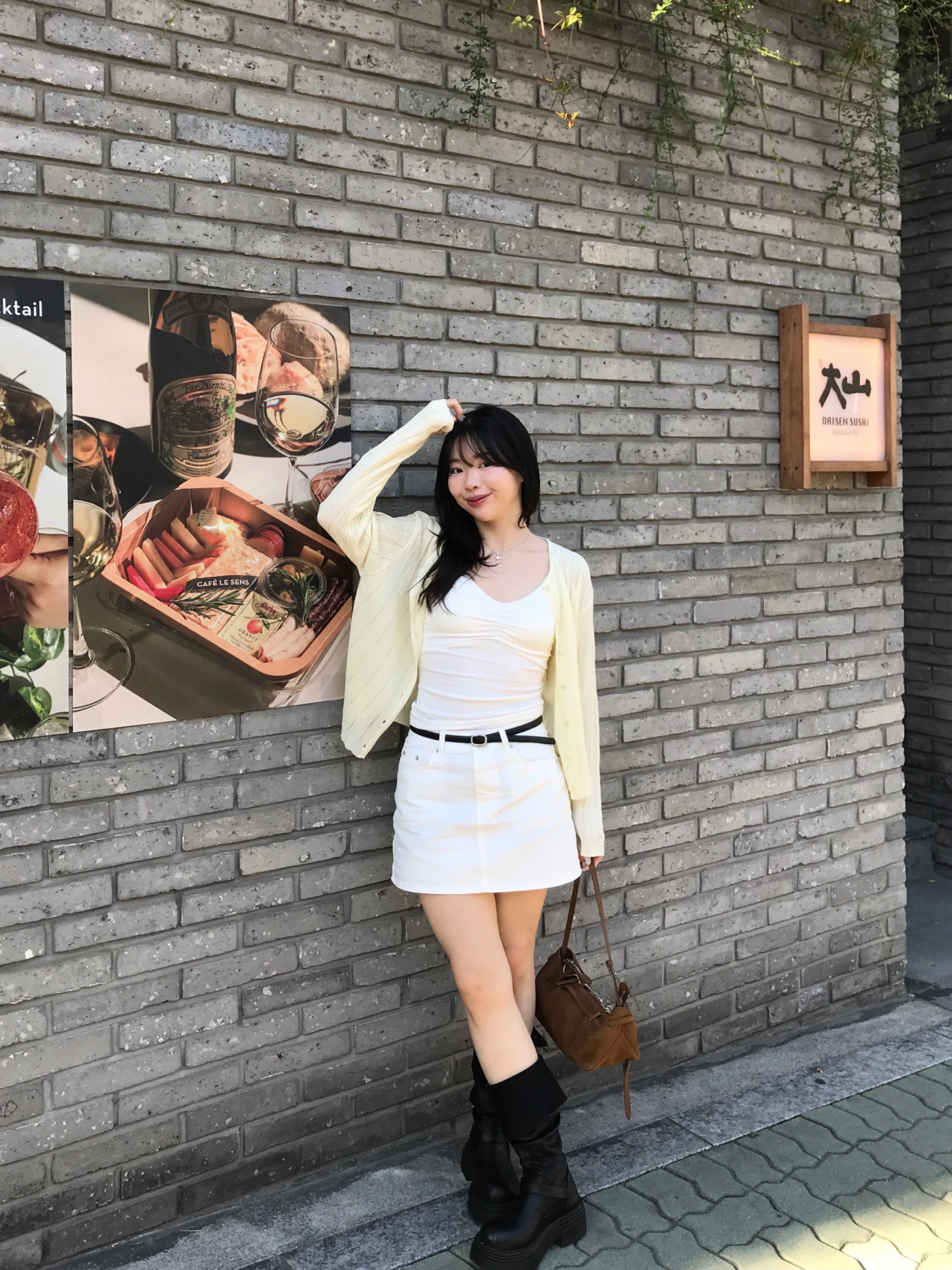 手刀搶🏃‍♀️不會透的白短裙 SKT03