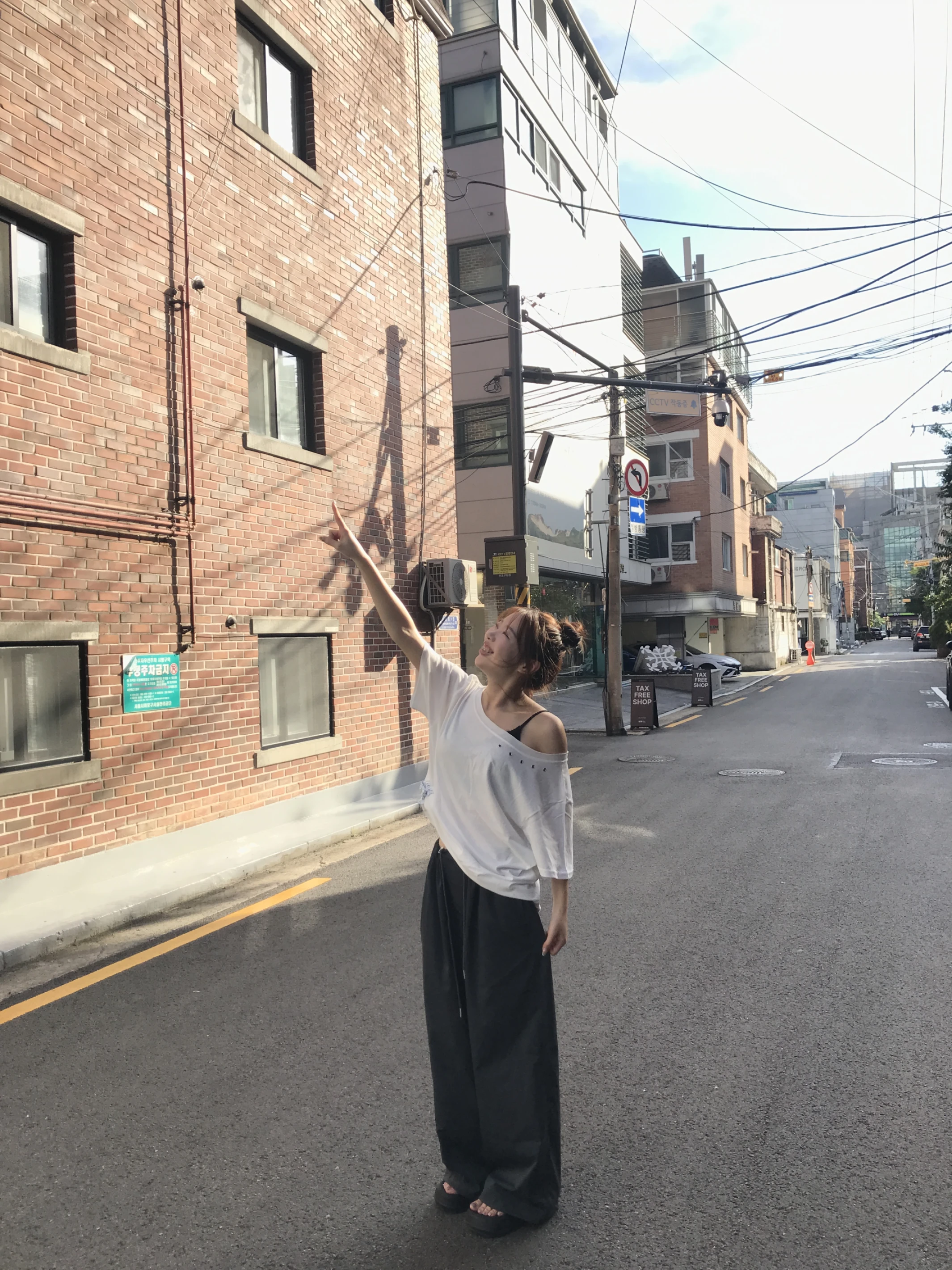 手刀搶🏃‍♀️不顯壯的韓系大寬鬆斜肩T KT135