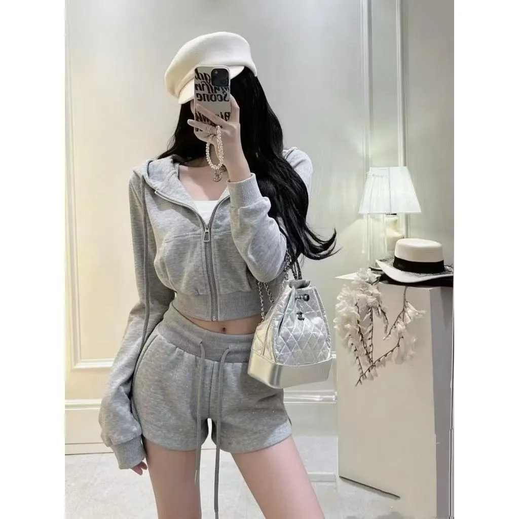 (現貨)✨閃亮亮韓版慵懶風 滿版燙鑽連帽外套+短褲套
