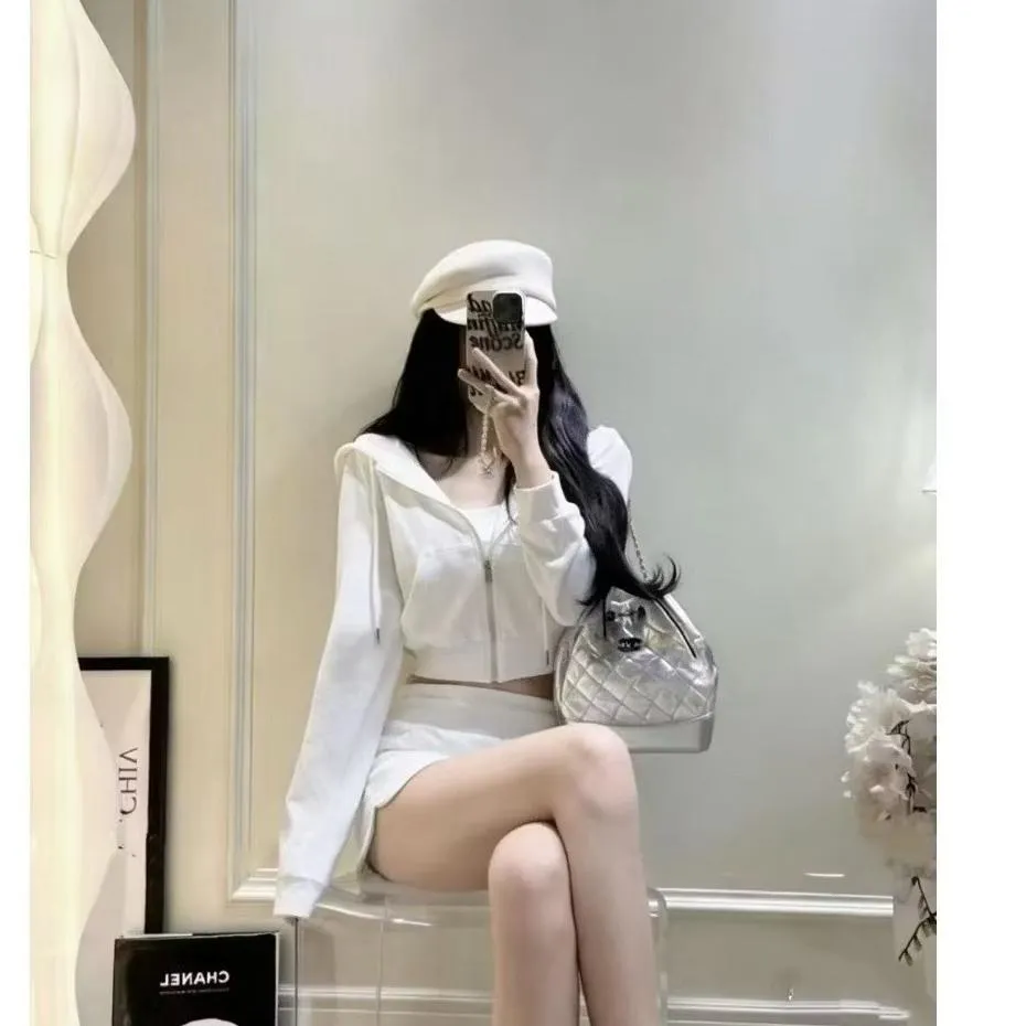 (現貨)✨閃亮亮韓版慵懶風 滿版燙鑽連帽外套+短褲套