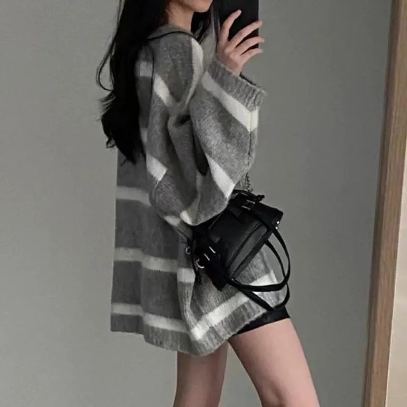 (預購)灰白條紋圓領毛衣針織毛衣