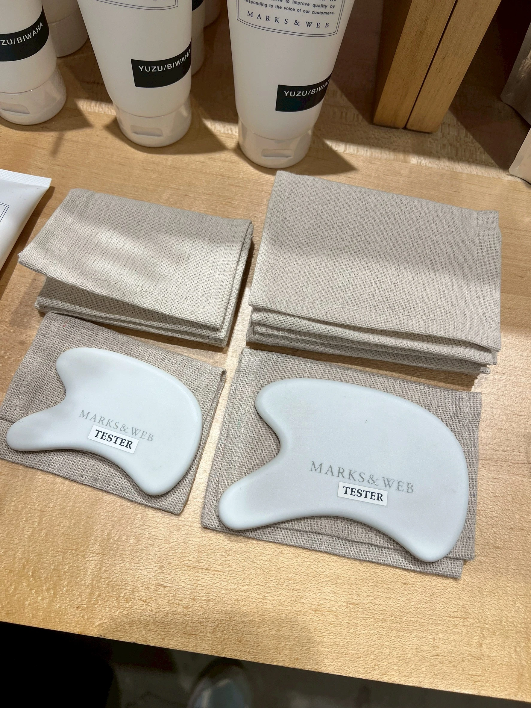 日本製 Marks & Web 陶瓷按摩刮痧板 附贈亞麻收納袋