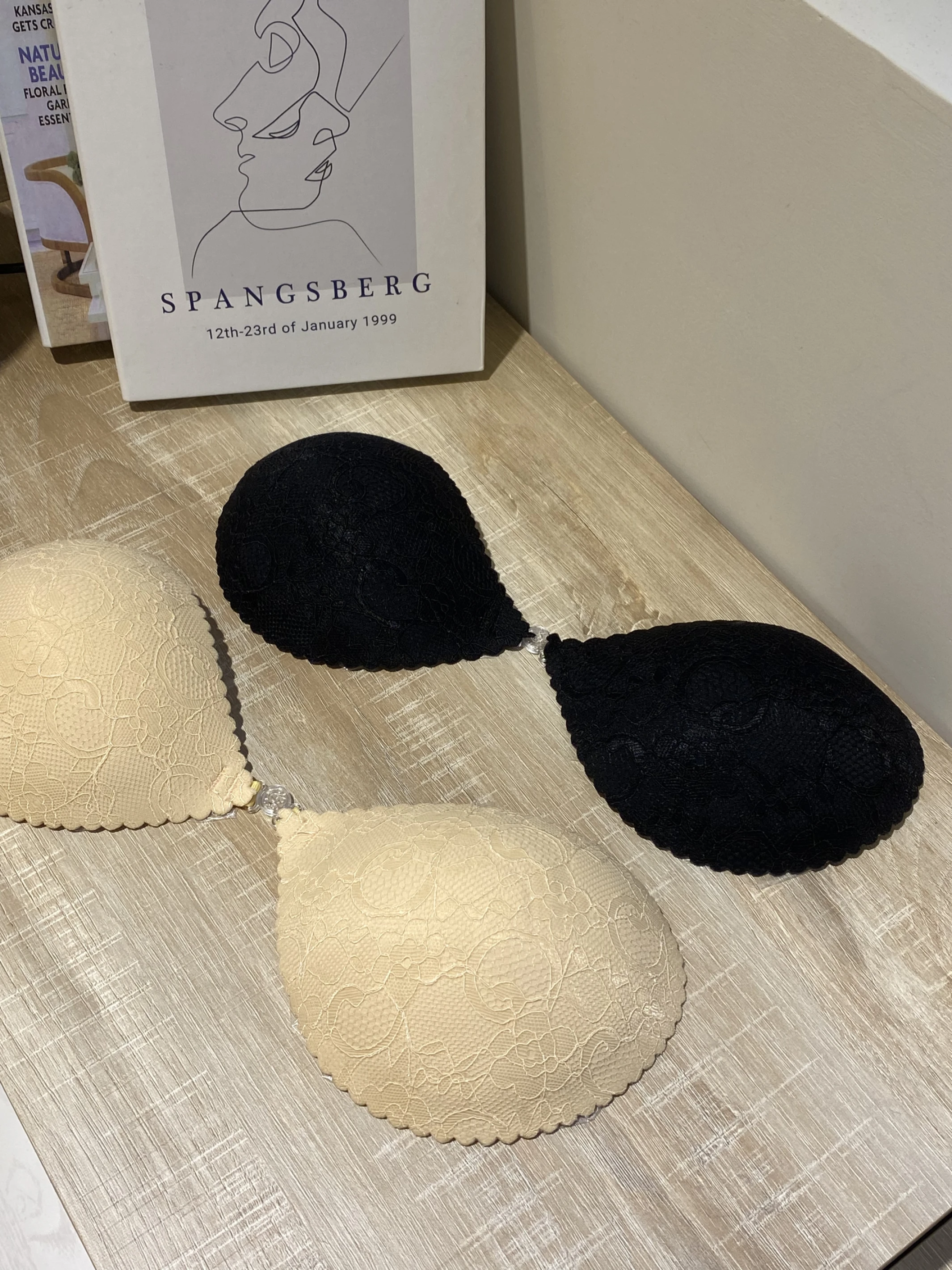 韓國巨黏蕾絲花邊nu bra