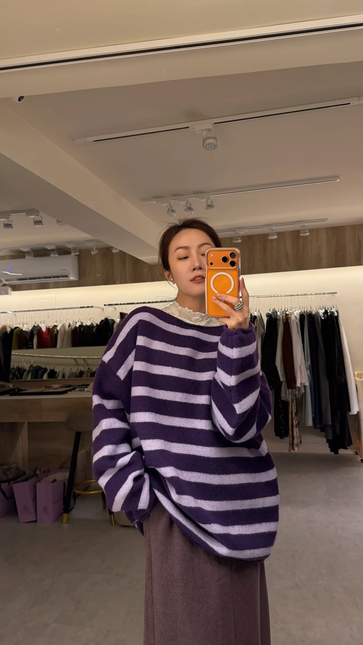 條紋下卷邊可愛毛衣
