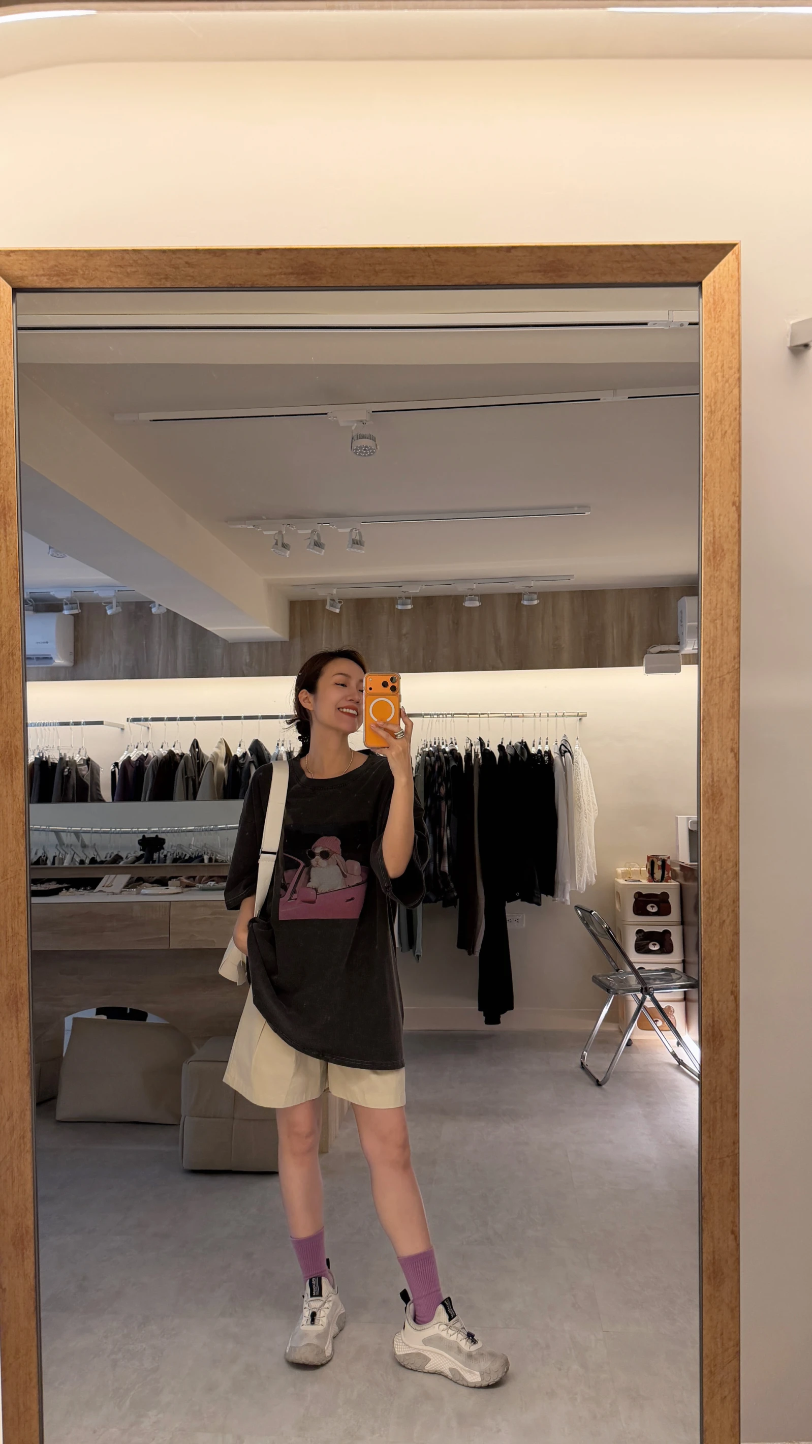 粉色超跑兔圖t