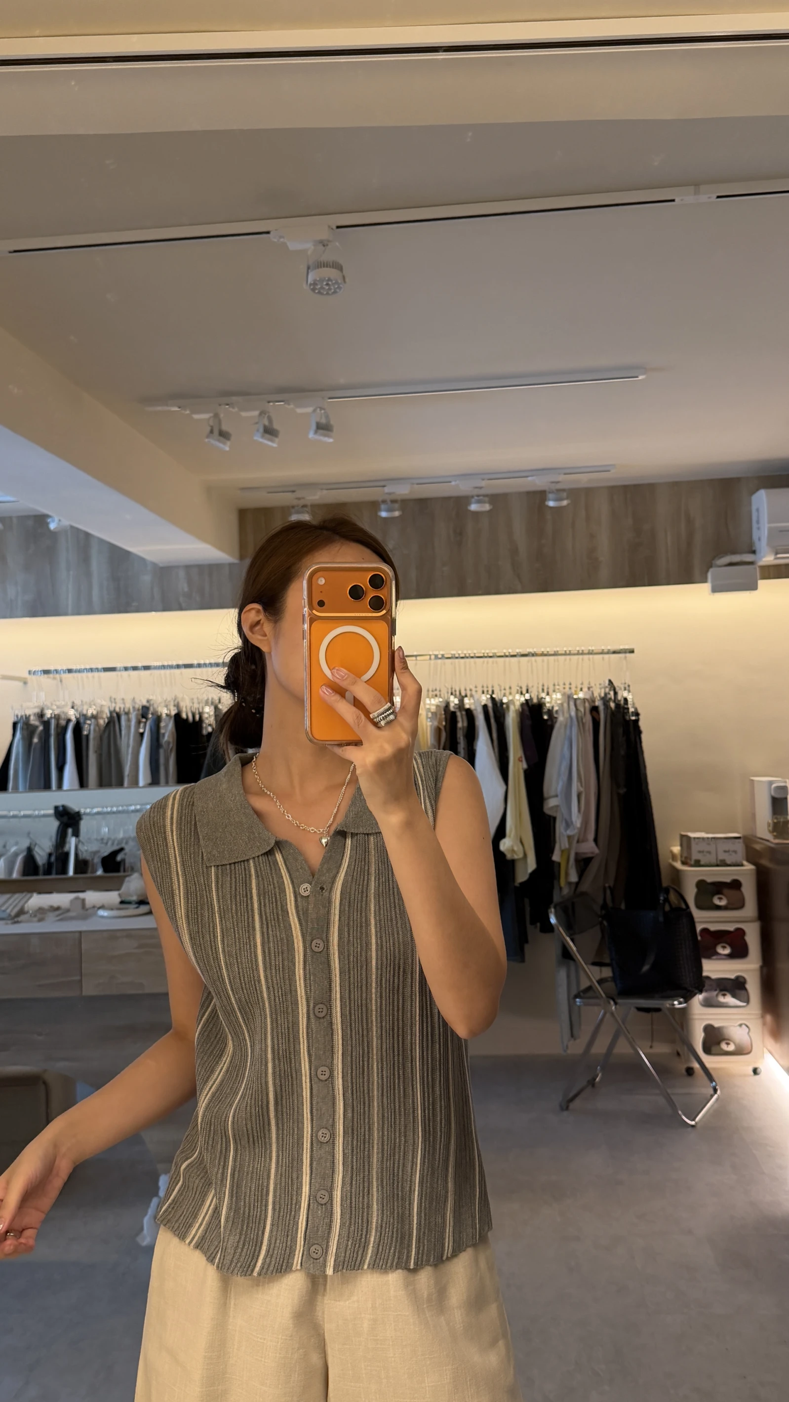 直條翻領背心