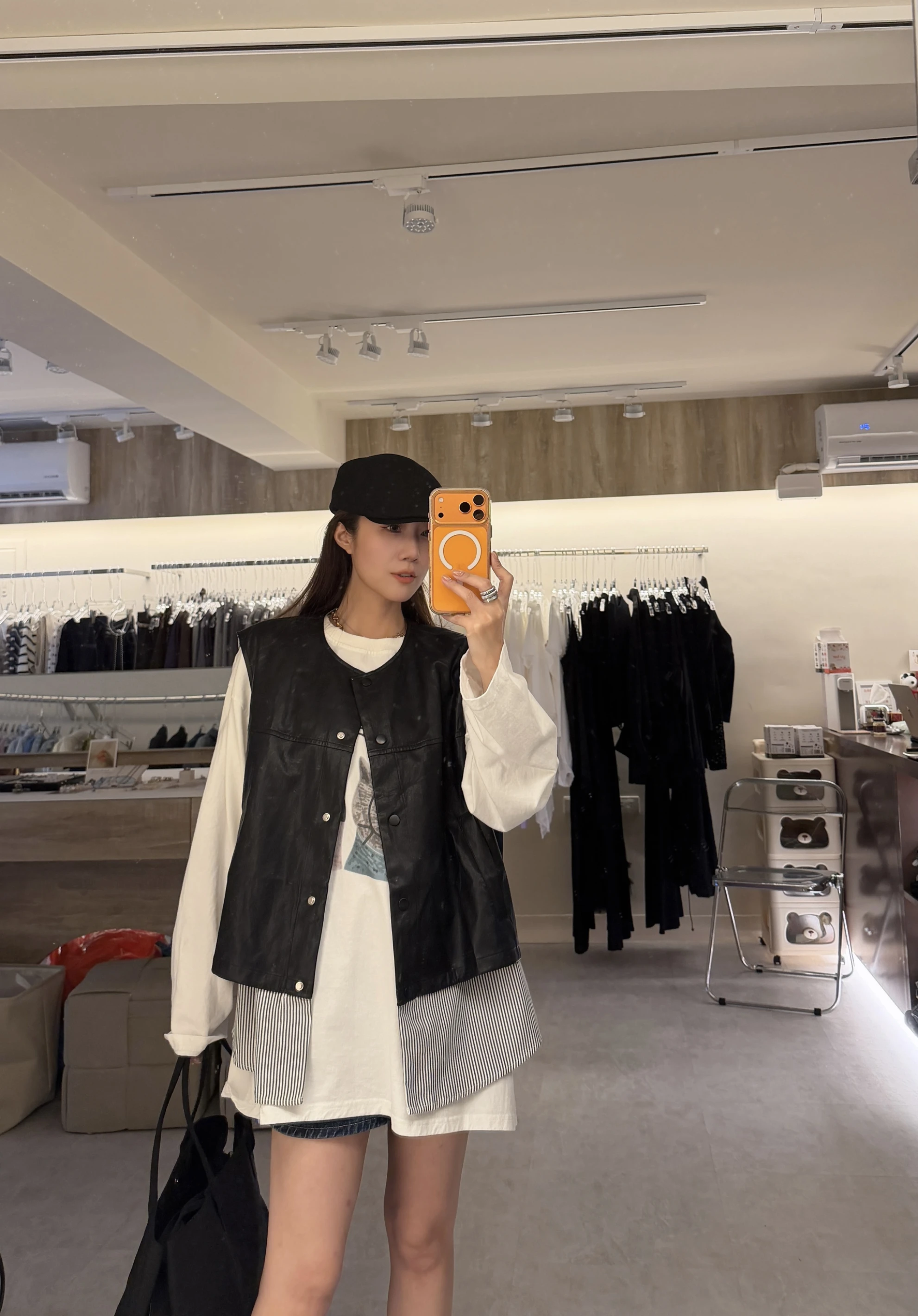 外流條紋拼接皮背心