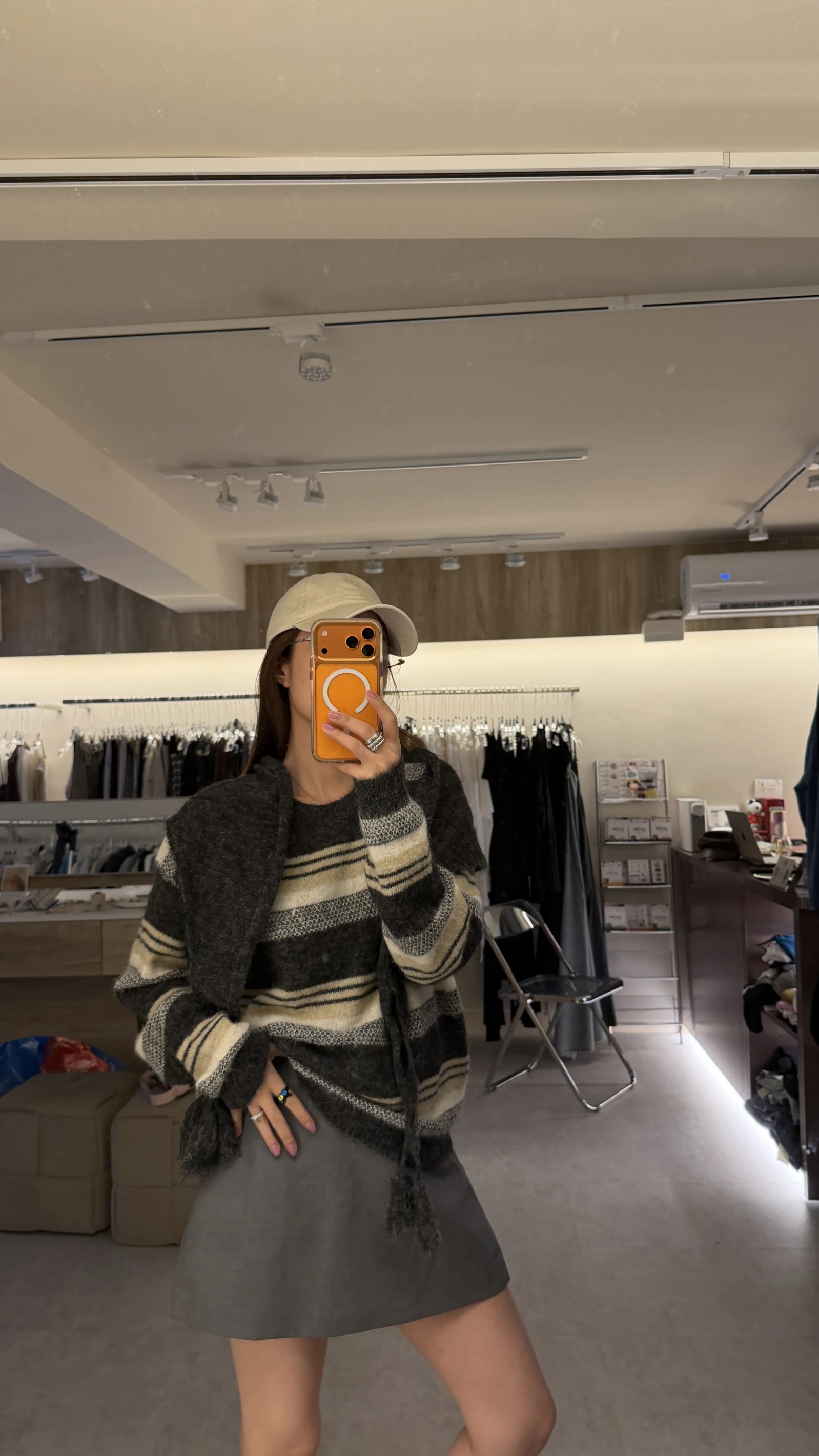 條紋附披肩毛衣