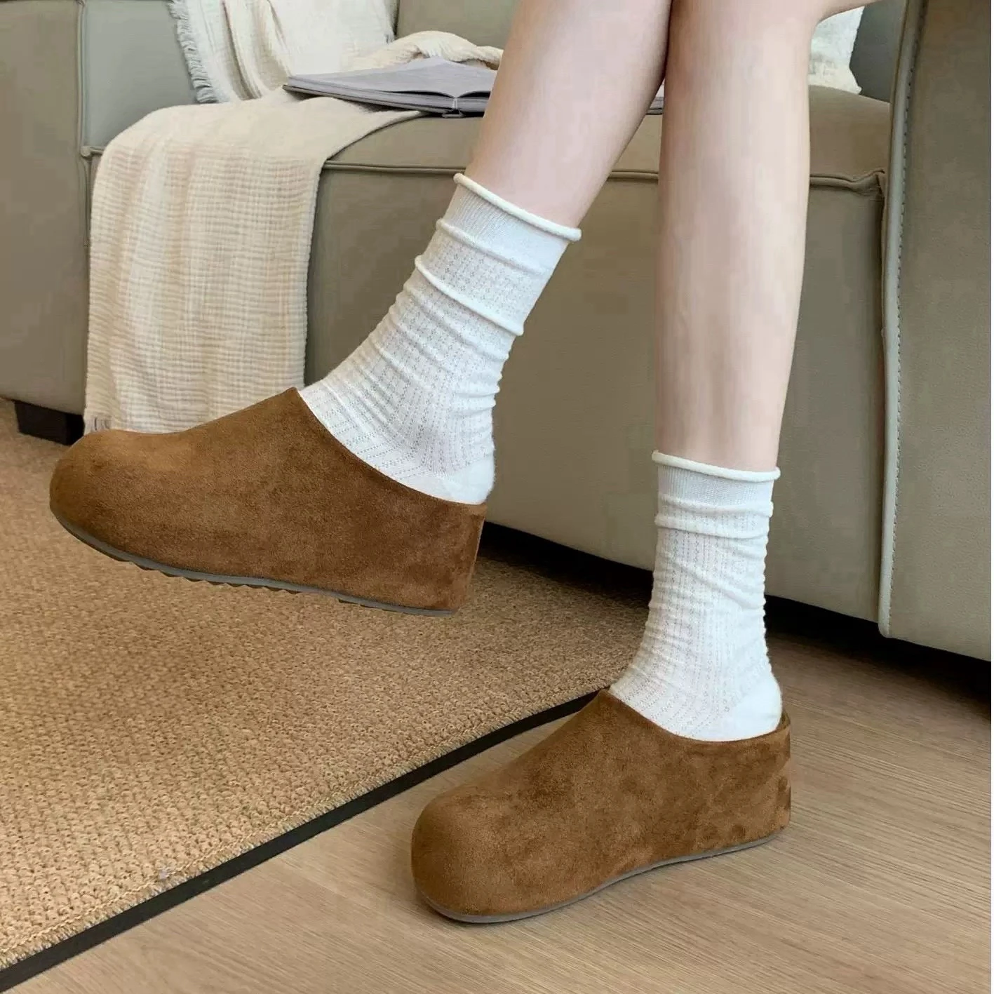 顯腿長細絨勃肯拖