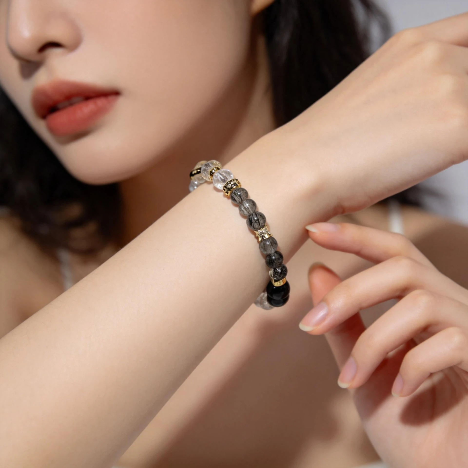 墨曜晶輝｜白水晶・黑髮晶・黑碧璽｜單圈手串