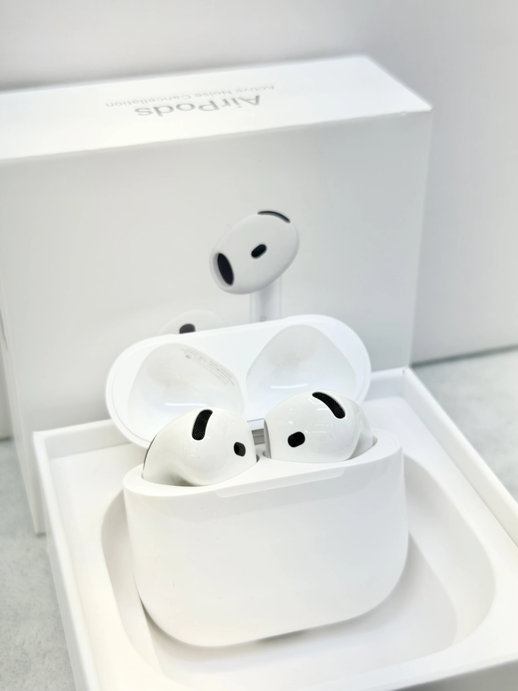 AirPods 4
