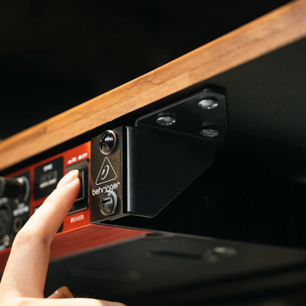 1U 桌下 RACK 機櫃