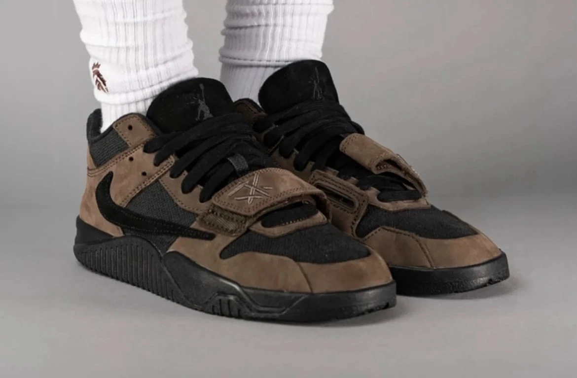 INGRAINED｜Travis Scott x Jordan Jumpman Jack "Dark Mocha" 聯名款 倒鉤 黑摩卡 FZ8117-204