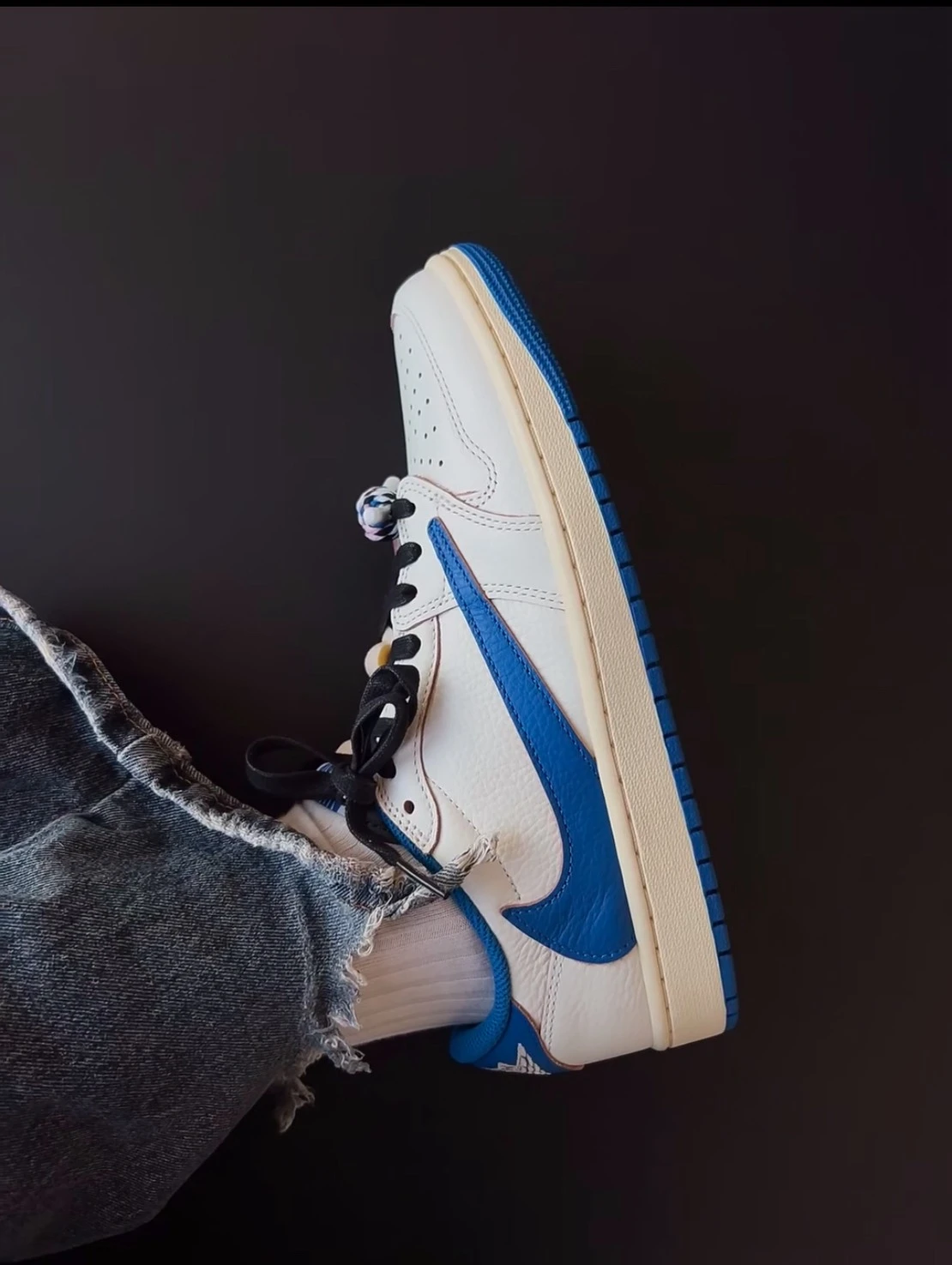 INGRAINED｜Travis Scott x Fragment x Air Jordan 1 Low "Sail Military Blue" 三方聯名 藤原浩 閃電倒鉤 低筒鞋 2.0 DM7866-104