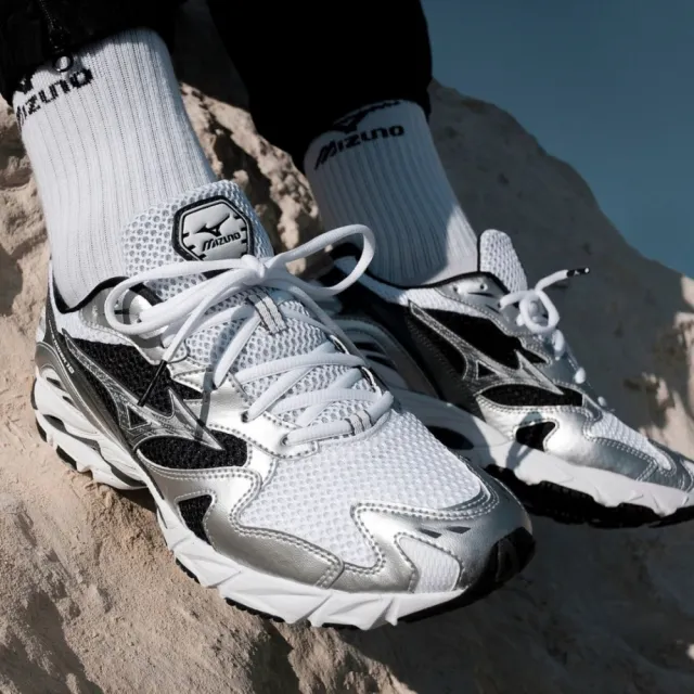 INGRAINED｜Mizuno Wave Rider 10 美津濃 白銀 黑色 休閒鞋  D1GA210405